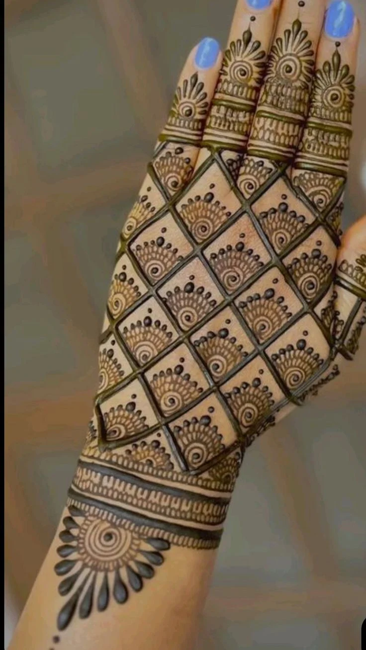 arabic mehndi design — front, full, easy · MyMehndiDesigns.com