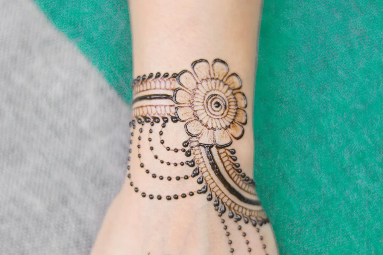 arabic mehndi design — arabic #009 · MyMehndiDesigns.com