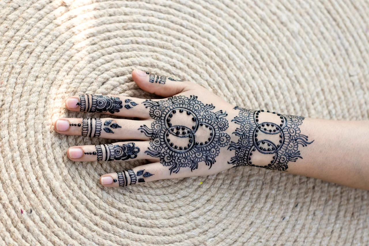 arabic mehndi design — arabic #020 · MyMehndiDesigns.com