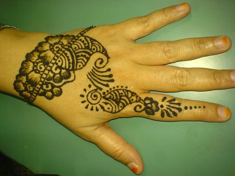 arabic mehndi design — arabic, rose, floral, bold #083 · MyMehndiDesigns.com