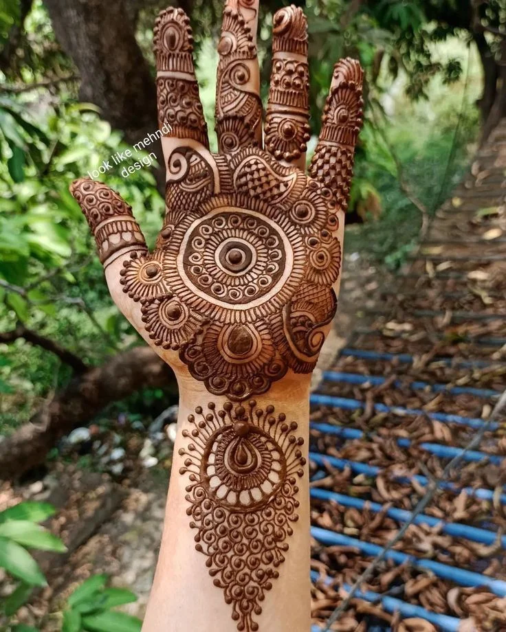 arabic mehndi design — stylish, back · MyMehndiDesigns.com